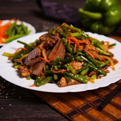 Салат "Говядина со стрелками чеснока" (16)