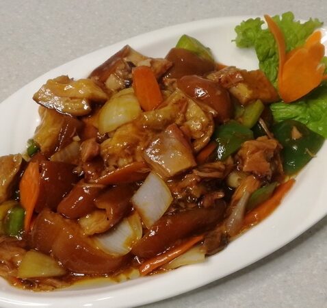 Рулька свиная кусочками со сладким перцем (34)