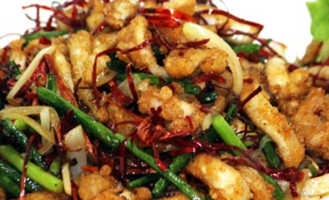 Кальмар в кляре  с острым перцем и стрелками чеснока (71)